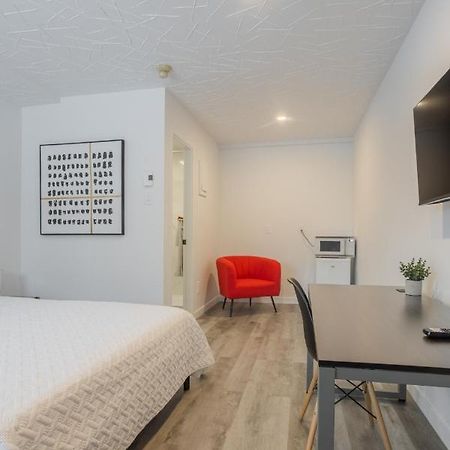 Motel Champlain Brossard Εξωτερικό φωτογραφία
