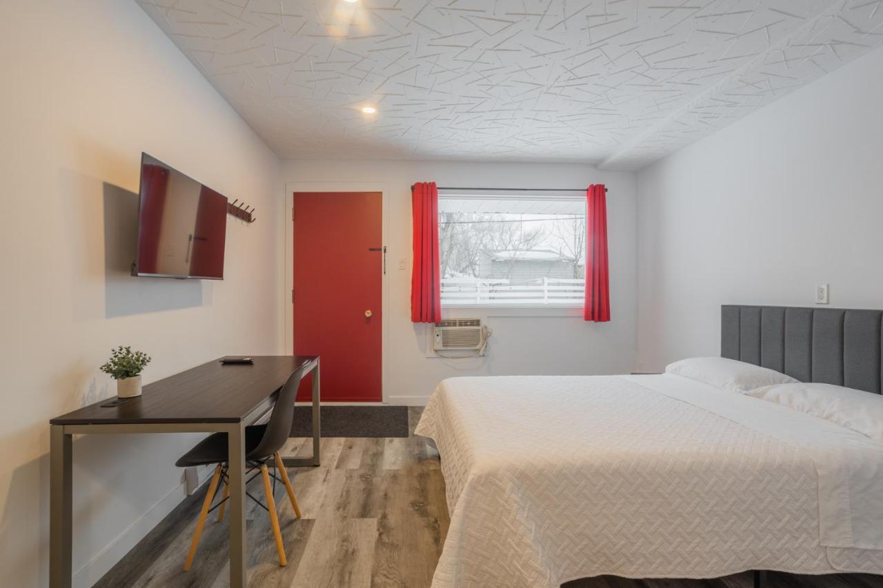 Motel Champlain Brossard Εξωτερικό φωτογραφία