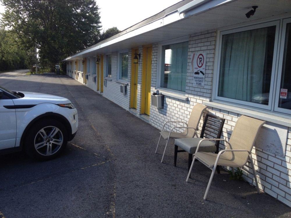 Motel Champlain Brossard Εξωτερικό φωτογραφία