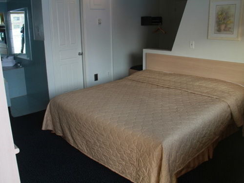 Motel Champlain Brossard Εξωτερικό φωτογραφία